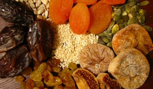 164320864-frutas-secas-1200x800