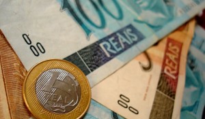 Governo publica decreto que garante antecipação do 13º salário