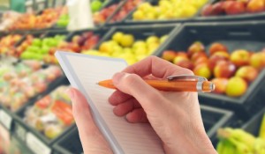 seudinheiro-Lista-de-compra-de-supermercado-635x423