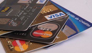 Abecs vai passar a divulgar juros médios do crédito rotativo e parcelado