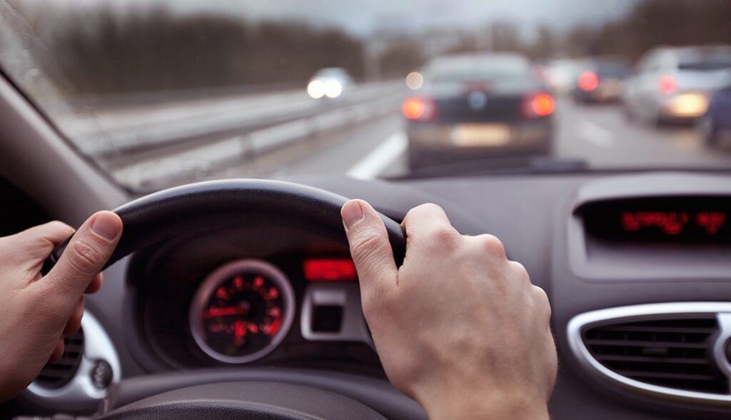 1140-distracted-driving-tips-intro.imgcache.revb377baa0cc60b7a4557a42a54bf0cdf9.web