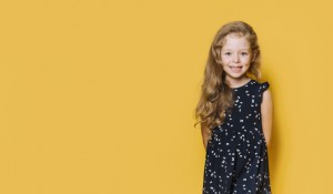 menina-com-feliz-expressao_23-2147982468