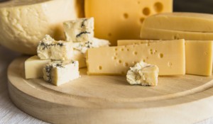 set-fresh-cheese-wood-chopping-board_23-2148037533